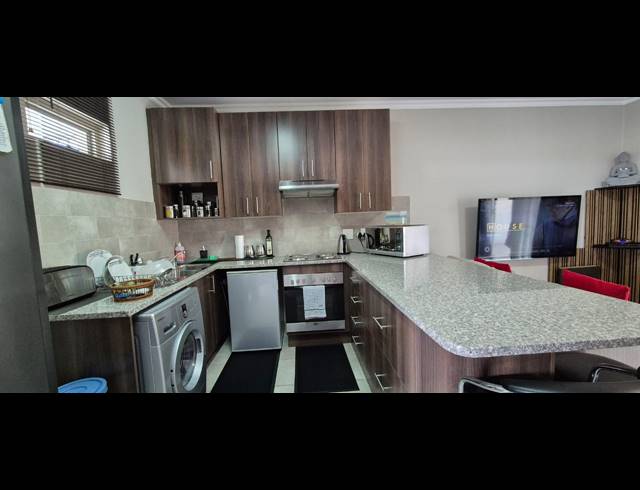 2 BEDROOM TOWNHOUSE FOR SALE IN ERAND GARDENS